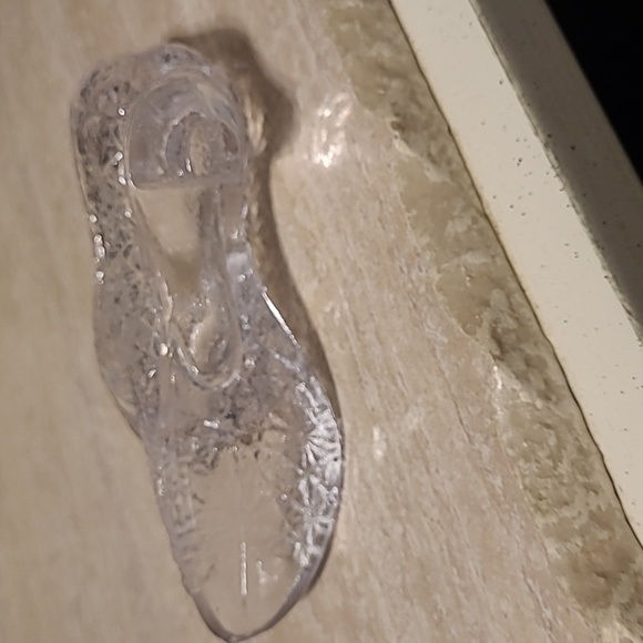 Glass Slipper/Shoe Clear - Picture 5 of 6